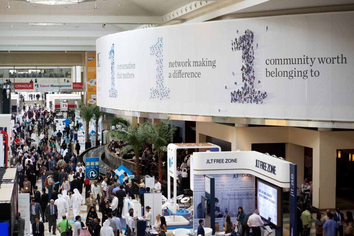 Dubai: visitors in Show Floor